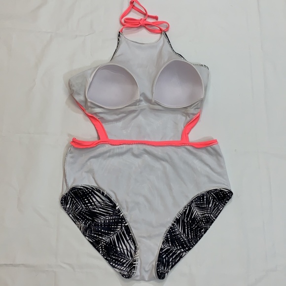 Time and Tru Women's Cut-Out One-Piece Swimsuit xl - Picture 11 of 13